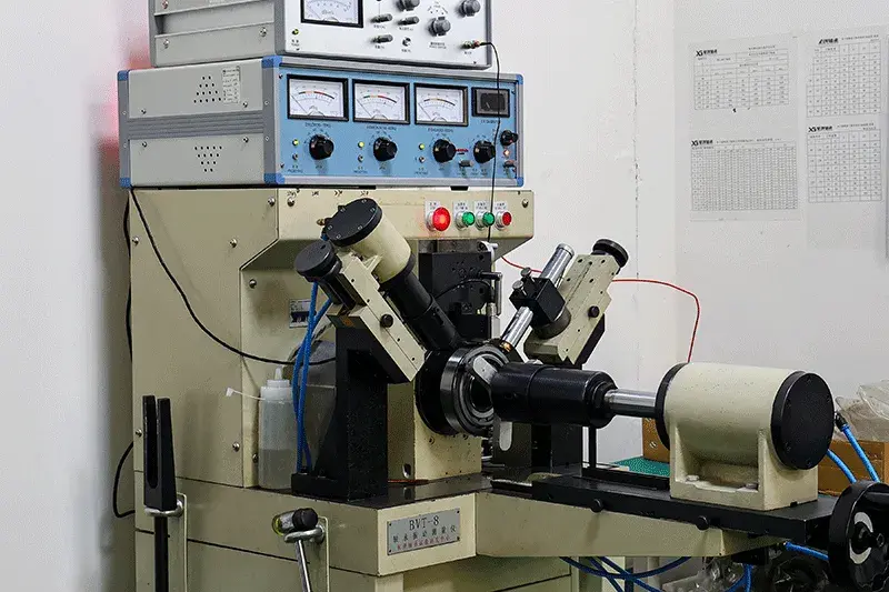 Bearing detector